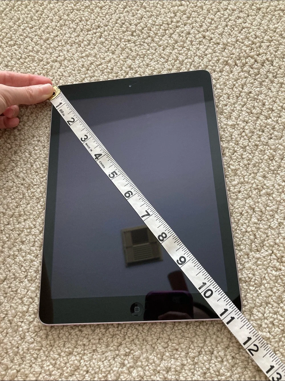 Apple iPad 5th Gen A1822 32GB Space Gray 9.7” WiFi Tablet Model MP2F2LL/A EUC